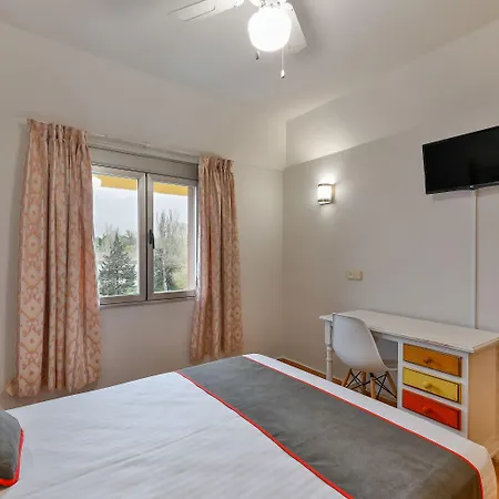 Oyo El Pilar Pensión Villacastín