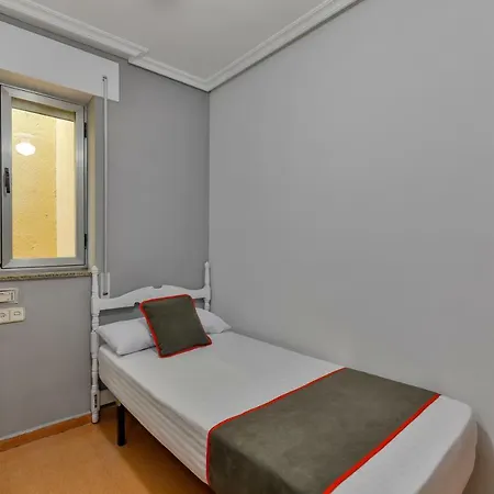 Oyo El Pilar 2* ויאקסטין