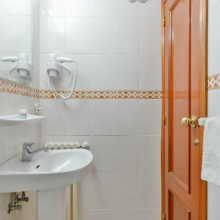 Pensión Oyo El Pilar