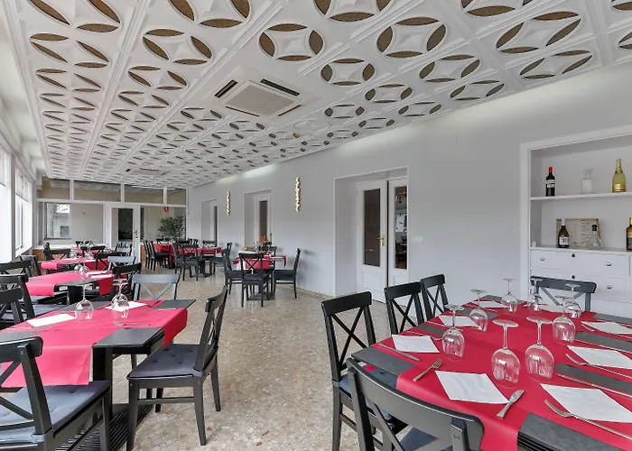 Oyo El Pilar Villacastín