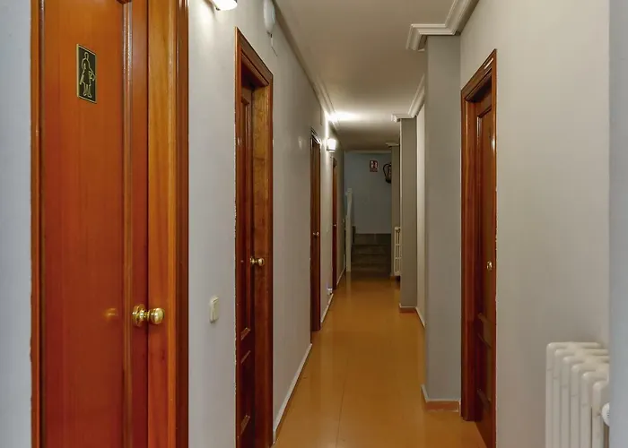 Gæstehus Oyo El Pilar 2*